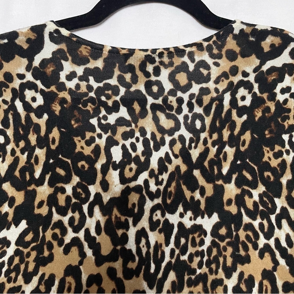 Talbots Soft Merino Wool Bishop Sleeve V-Neck Sweater in Leopard Print - Picture 7 of 14